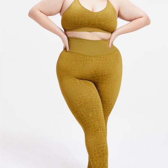 GOOD AMERICAN Shine Print Crossback Bra and leggings size 3/4 (L/XL) - Picture 2 of 5